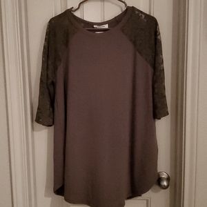 Woman's Shirt XL (True To Size)
